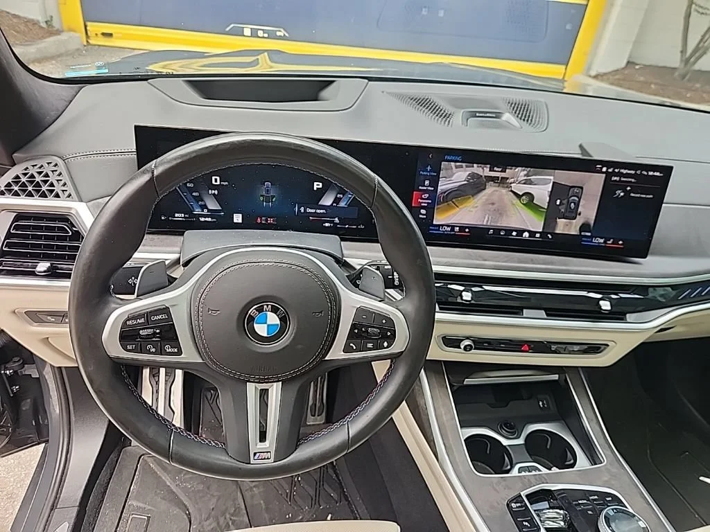 Used 2025 Dravit Grey Metallic BMW M60i image 4
