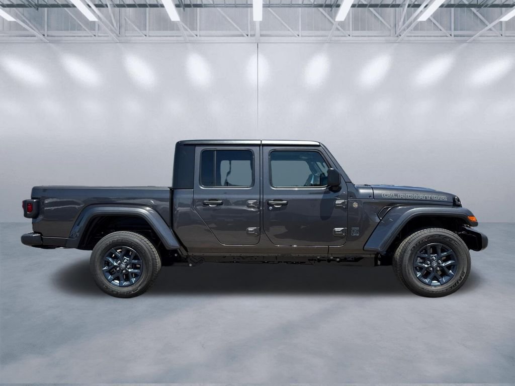 New 2026 Granite Crystal Metallic Clear-Coat Exterior Paint Jeep 85th Anniversary Edition image 3