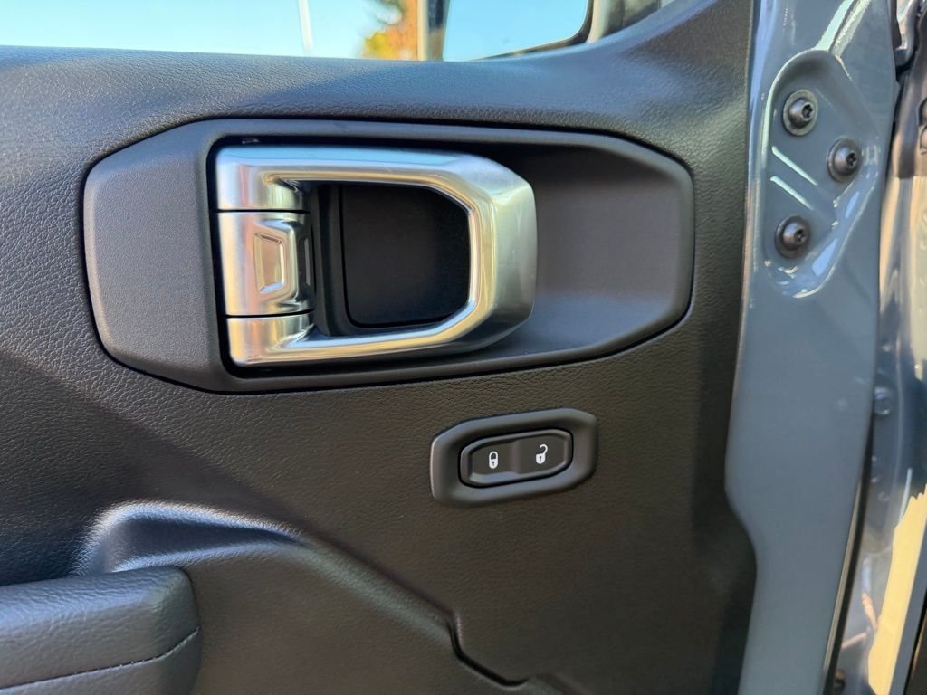 New 2026 Anvil Clear-Coat Exterior Paint Jeep Sport image 13
