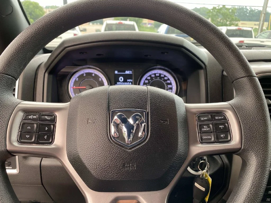 Certified Used 2022 White Ram Warlock image 19