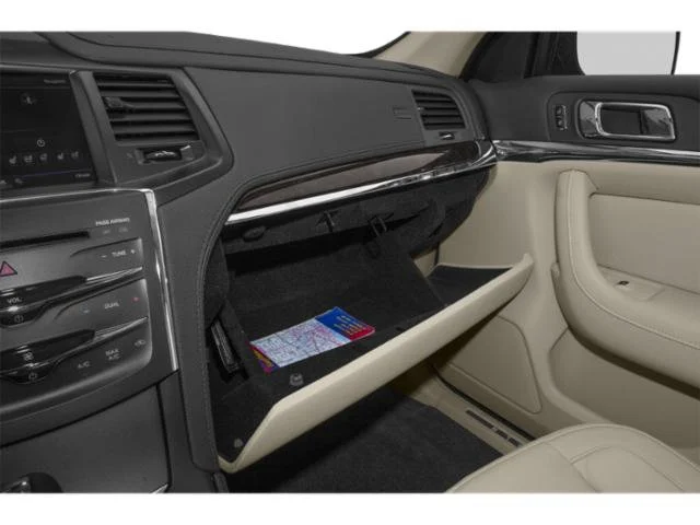 Used 2015 White Platinum Clearcoat Metallic Lincoln Base image 17
