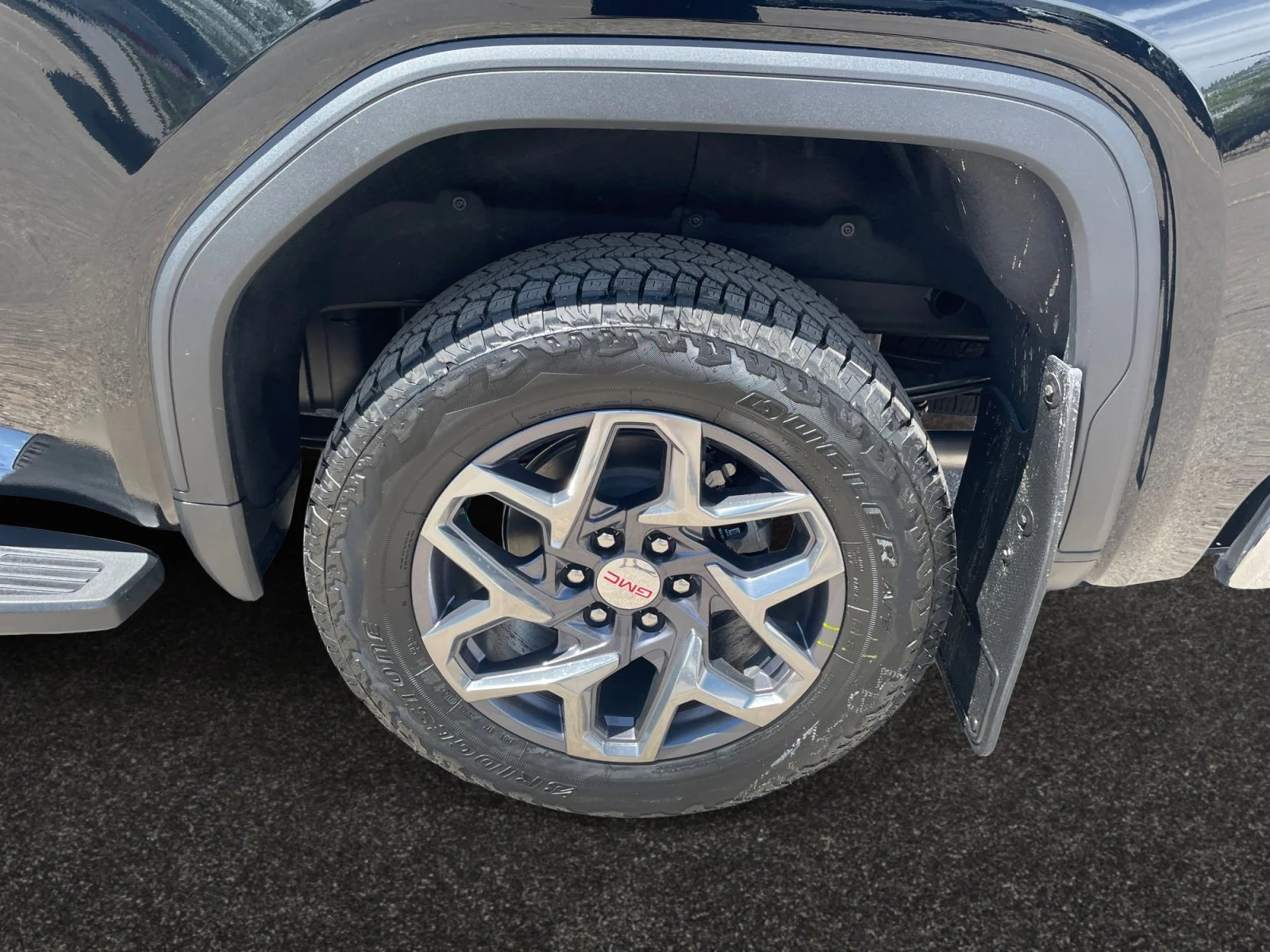 New 2026 Onyx Black GMC SLT image 9