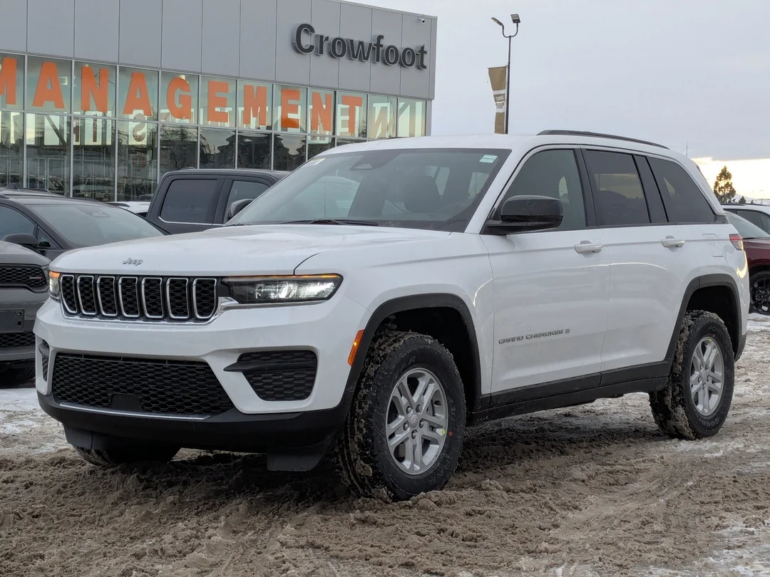 New 2025 White Jeep Laredo - - 4x4 - Heated Seats & Steering - Adaptive Cruise - LED Lighting & More! image 4