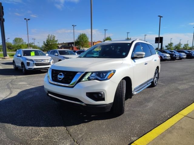 Used 2020 White Nissan Platinum image 3