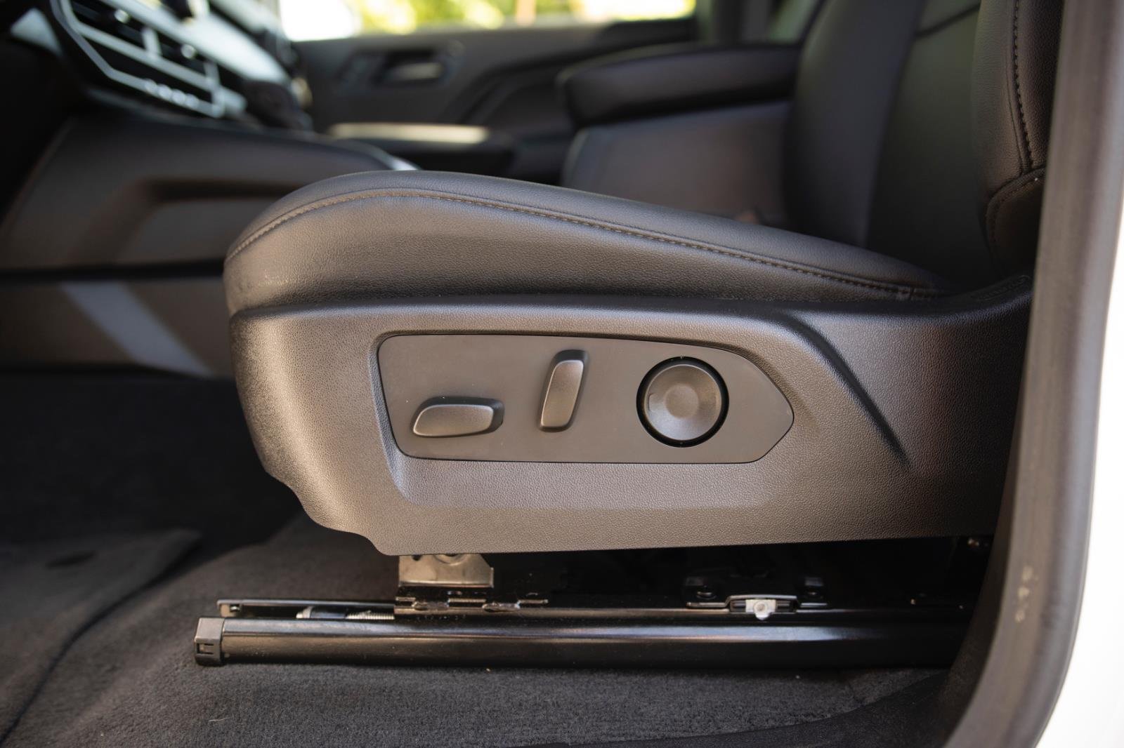 New 2025 Summit White Chevrolet Trail Boss image 21