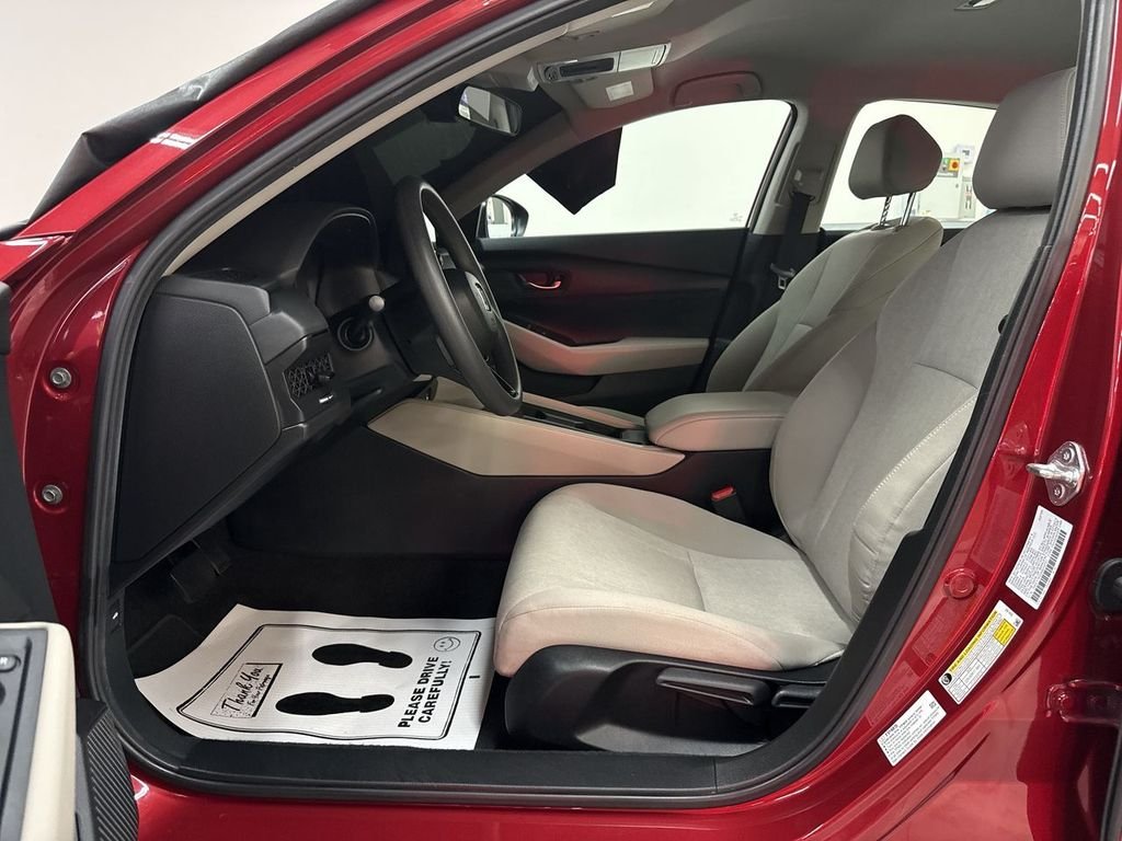 2025 Honda Accord LX - Photo 12