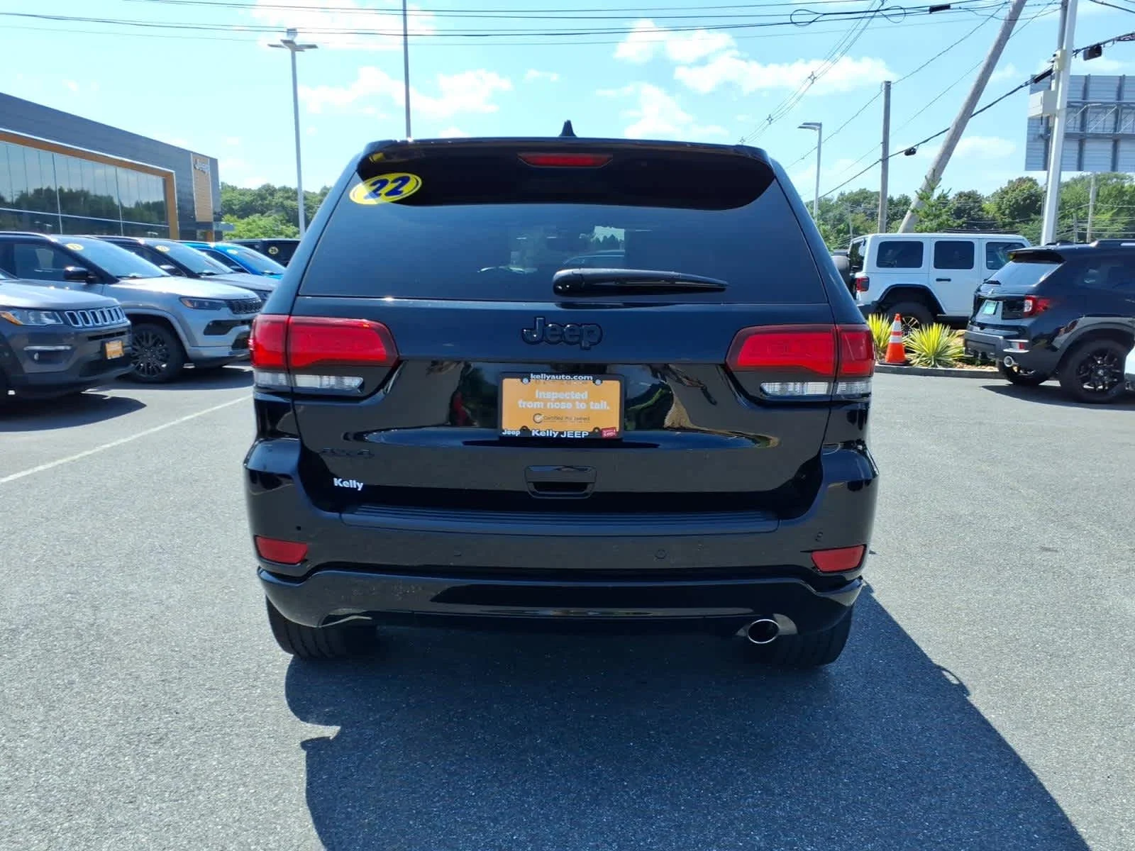 Certified Used 2022 Diamond Black Crystal P/C Jeep Laredo X image 9