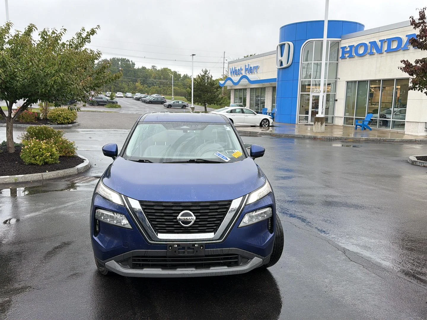 Used 2021 Caspian Blue Metallic Nissan SV image 2