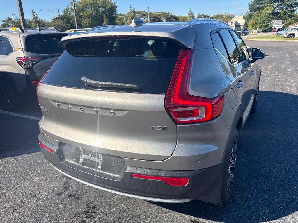 Used 2021 Gray Volvo T5 Inscription image 3