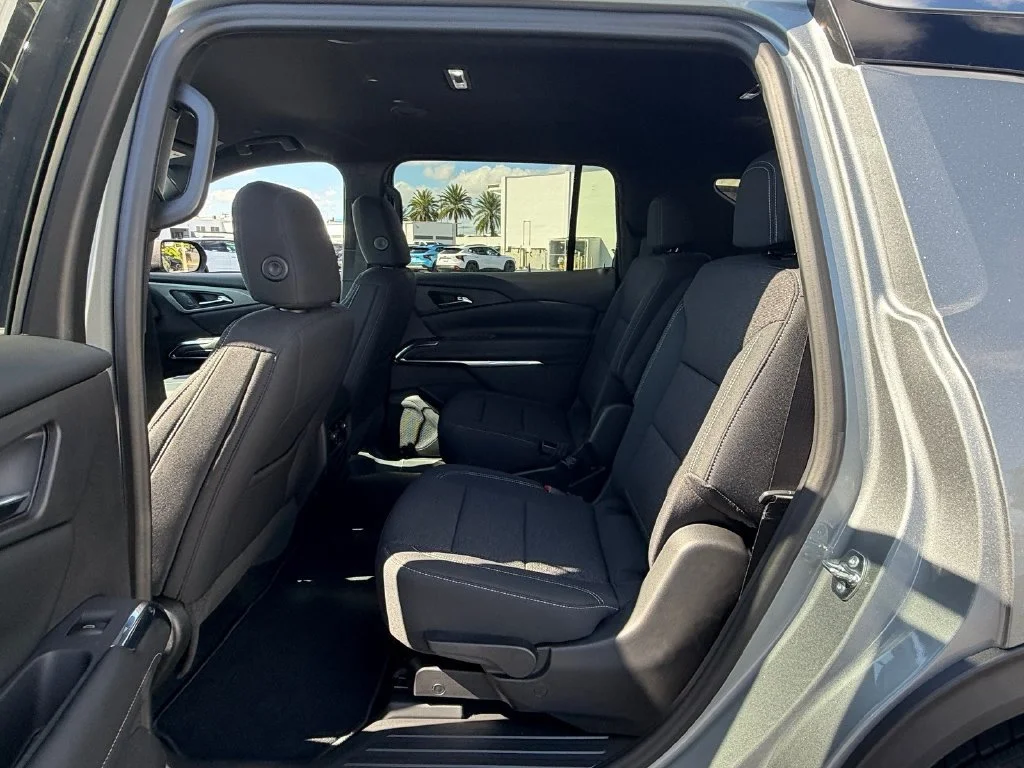 2027 Chevrolet Traverse LT - Photo 10