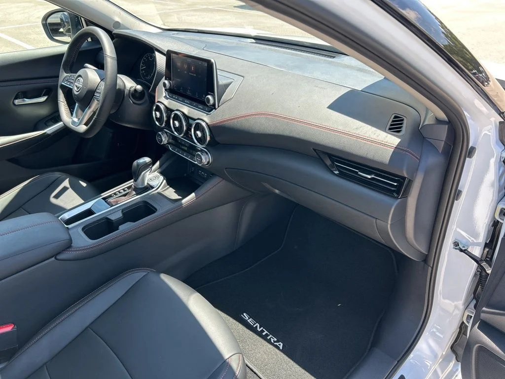 2025 Nissan Sentra SR - Photo 43