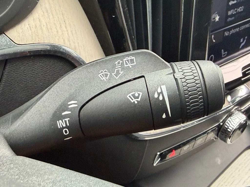 Used 2020 Black Volvo T6 Inscription image 31