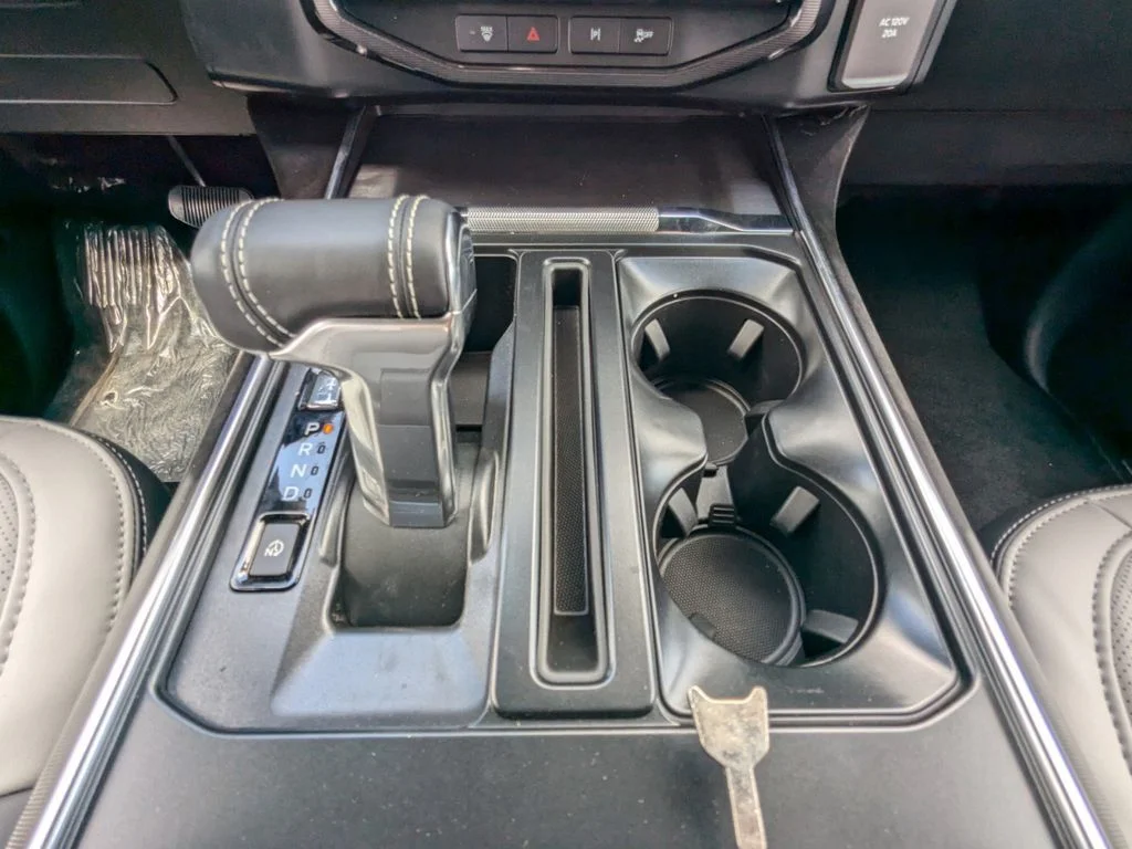 2025 Ford F-150 Lightning Platinum - Photo 25
