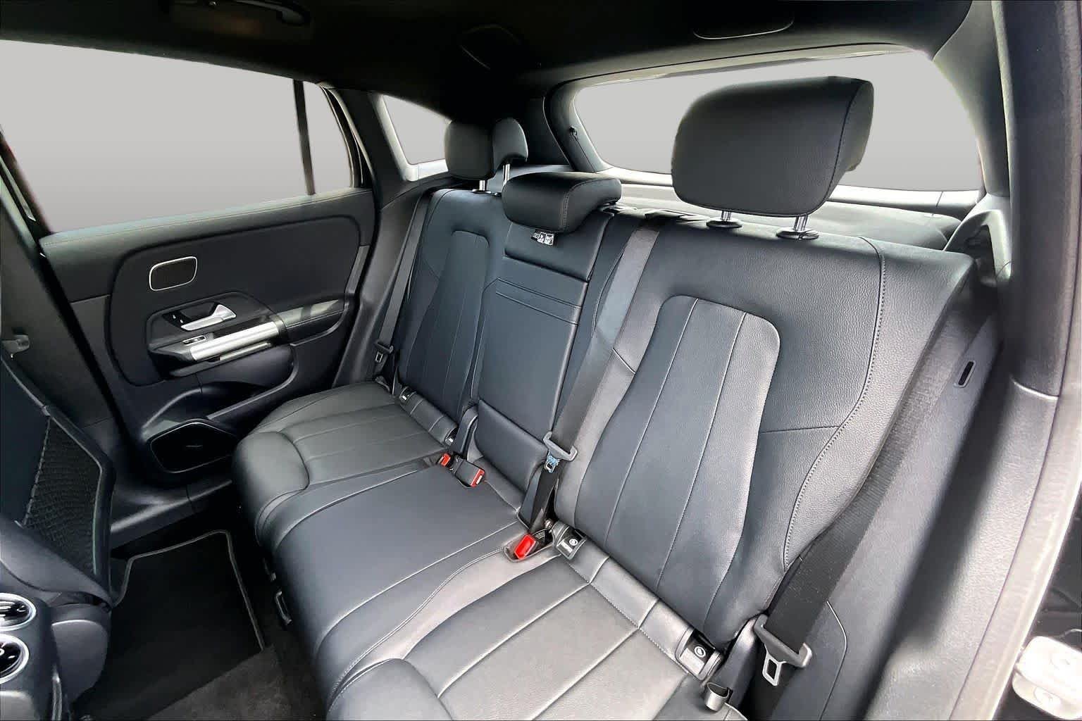 Used 2025 Night Black Mercedes-Benz GLA 250 image 38