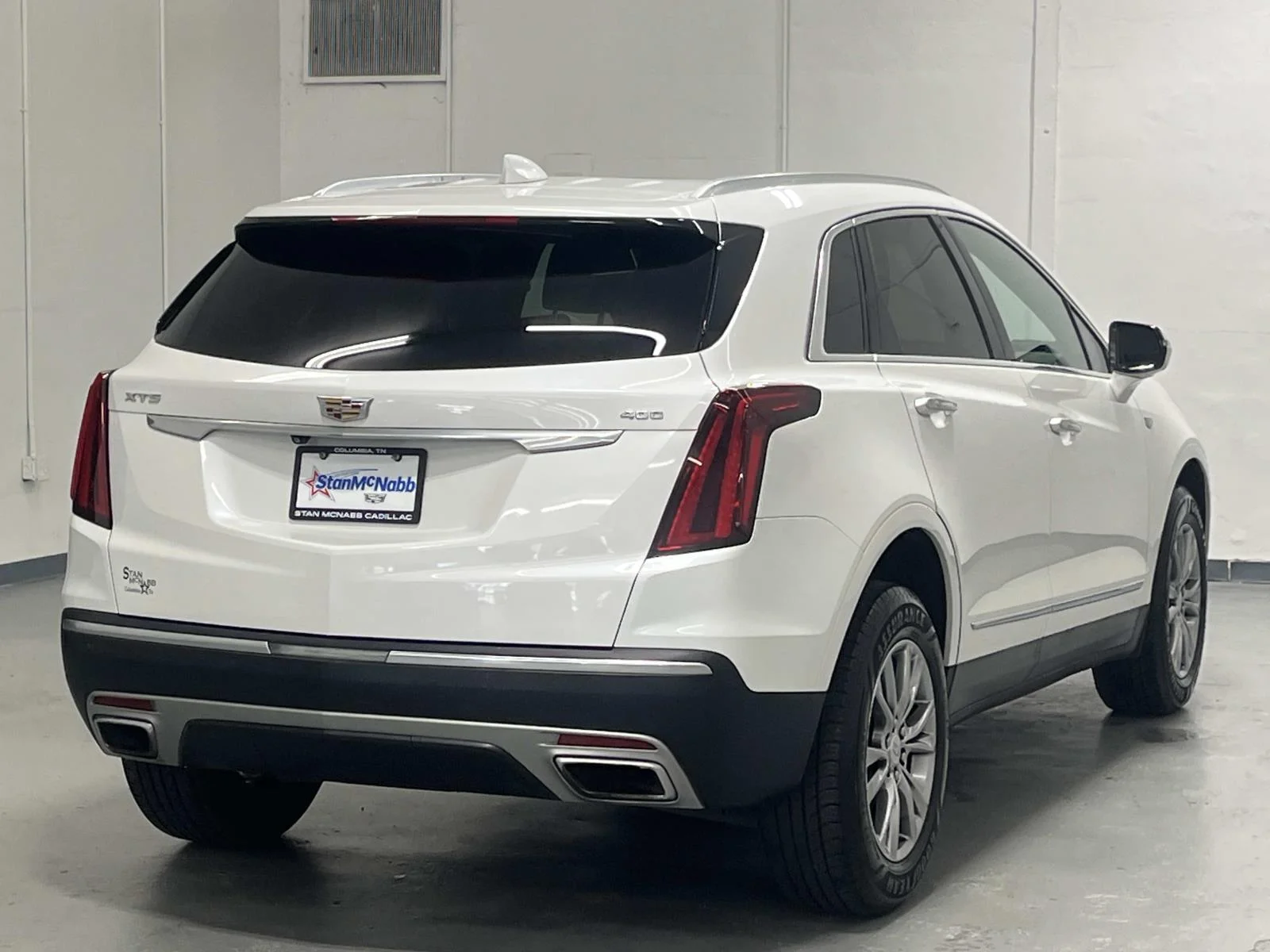 Used 2021 CRYSTAL WHITE TRICOAT Cadillac FWD Premium Luxury image 8