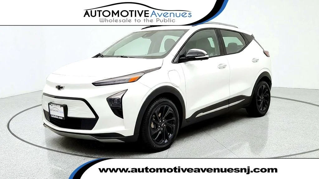 Used 2022 Summit White Chevrolet FWD Premier w/ Sun & Sound & Super Cruise Packages image 1
