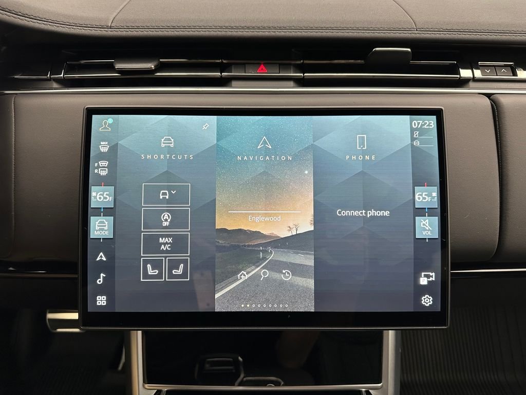 New 2026 Eiger Grey Metallic Land Rover SE image 14
