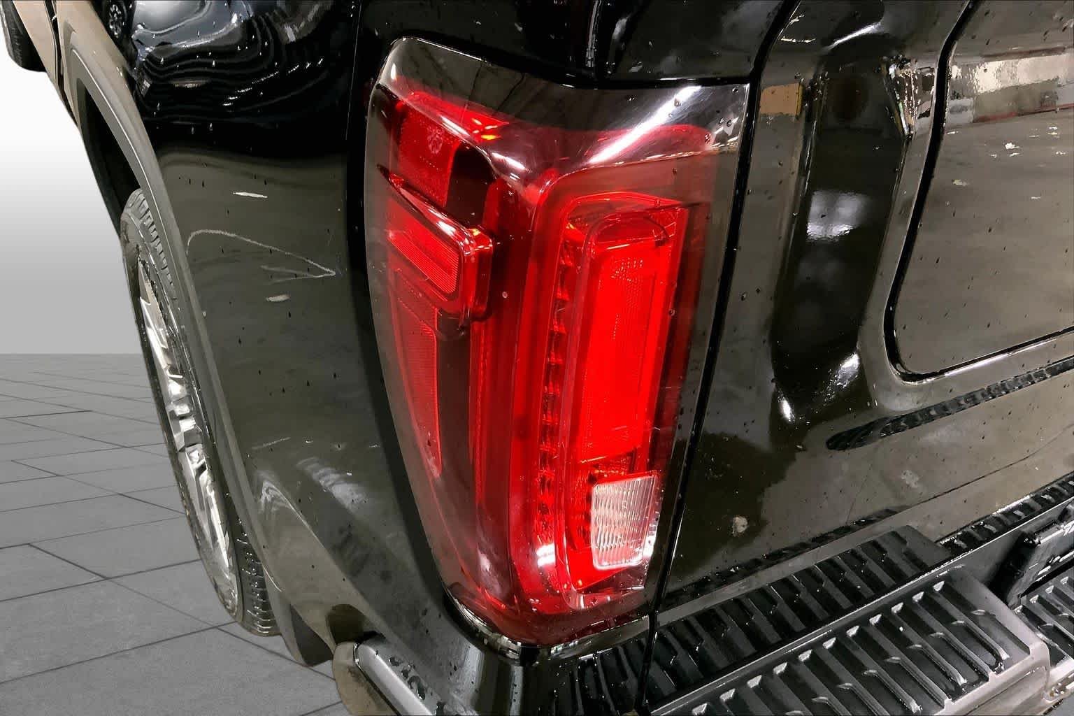 Used 2023 Onyx Black GMC Denali Ultimate image 29