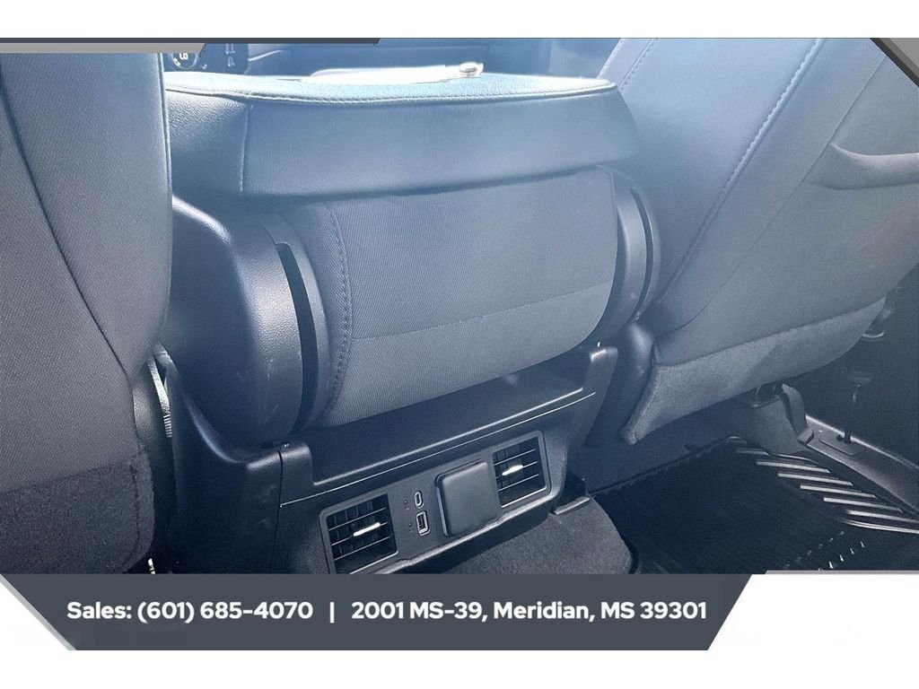 Used 2025 STERLING GRAY METALLIC Chevrolet LT image 24