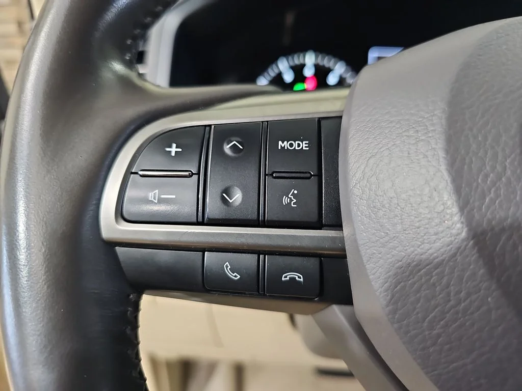 Used 2020 White Lexus 570 image 20