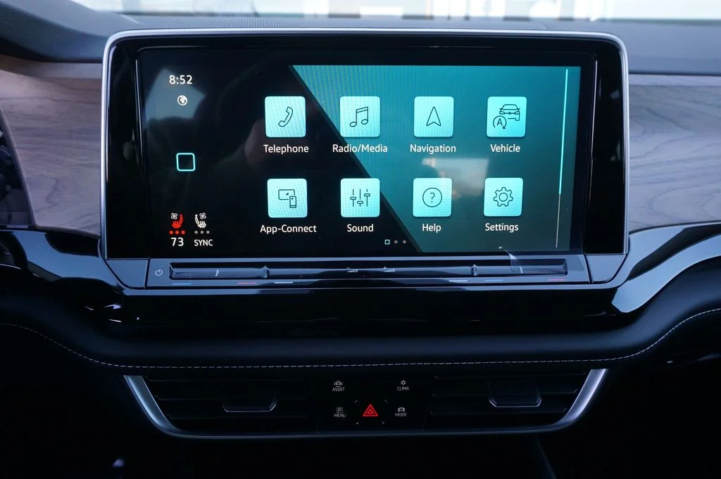 New 2026 Black Volkswagen 2.0T SE w/Technology image 13