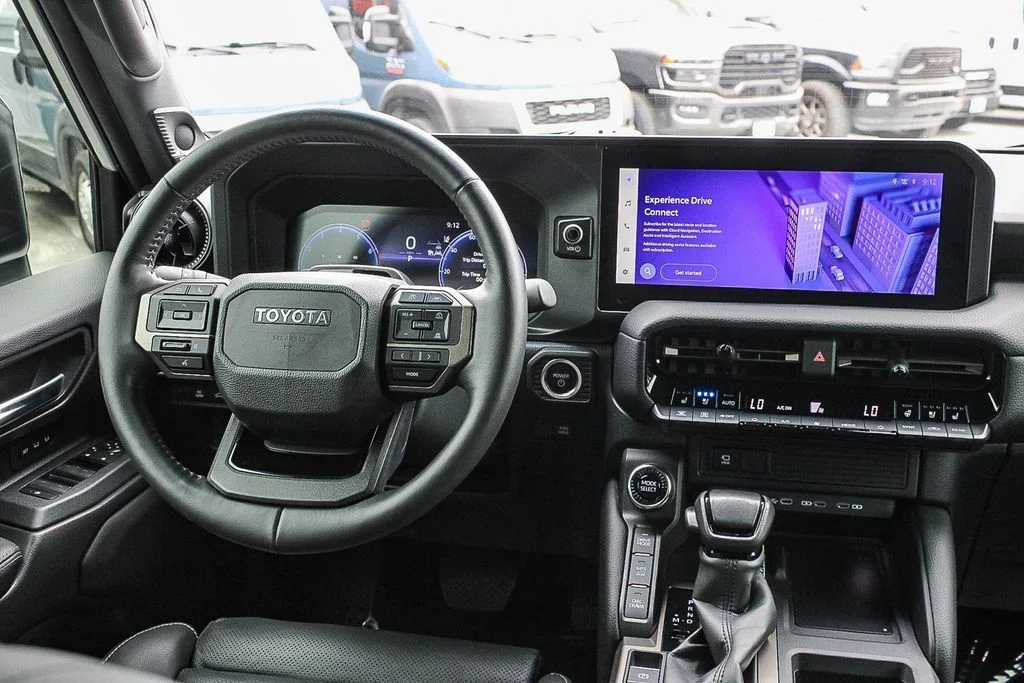Used 2025  Toyota Base image 14