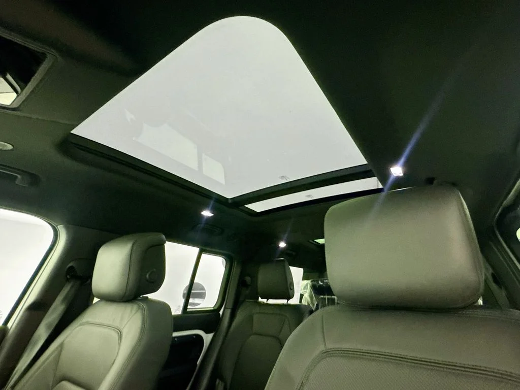 New 2026 Fuji White Land Rover X-Dynamic SE image 21