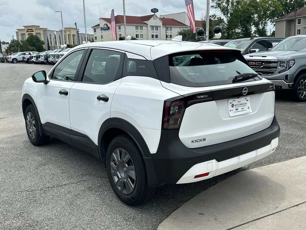 Used 2025 White Nissan S image 5