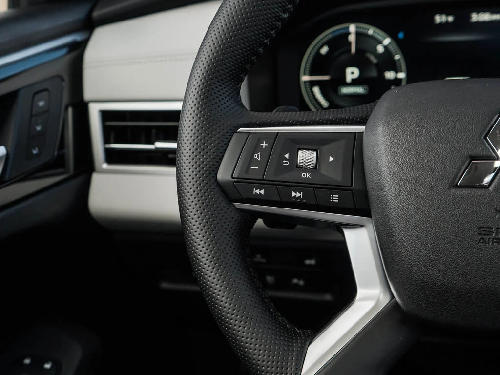 2025 Mitsubishi Outlander Plug-in Hybrid Platinum Edition - Photo 21