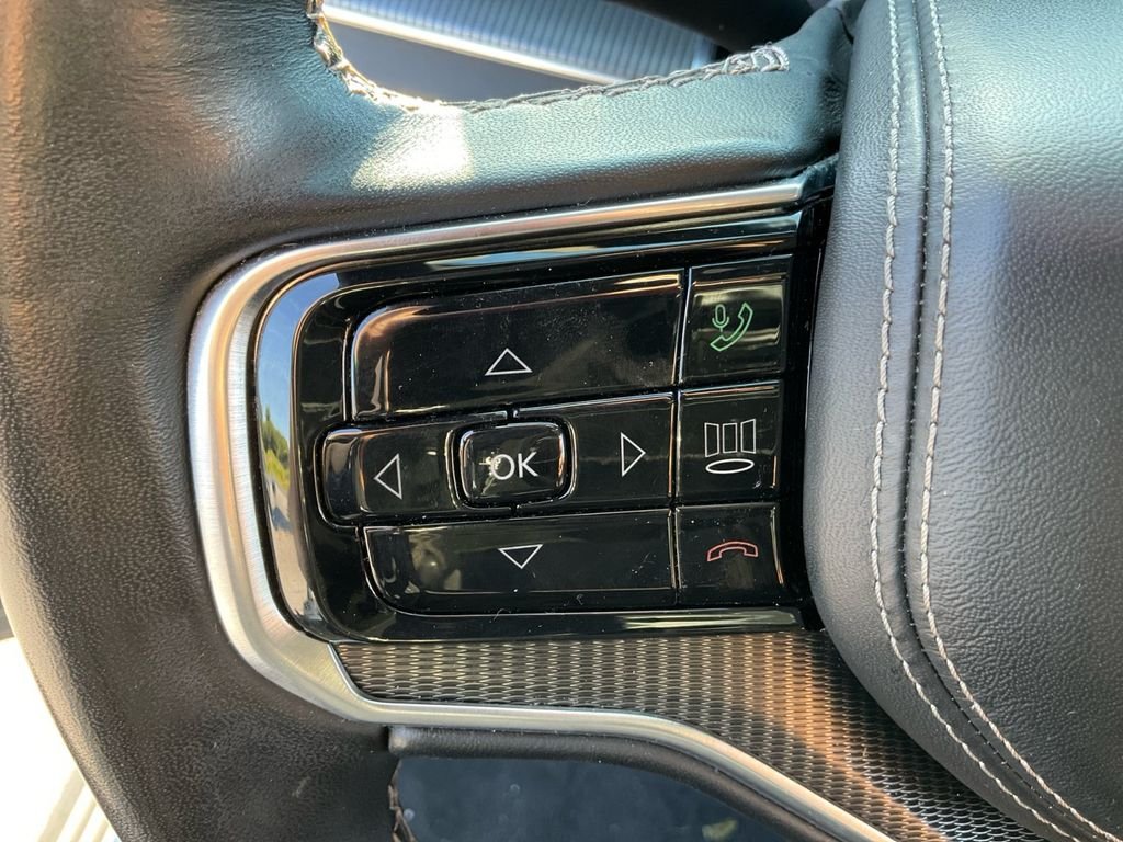 Used 2022 White Jeep Series II image 32