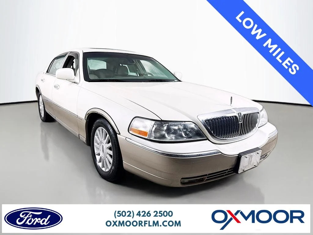 Used 2003 White Pearlescent Clearcoat Metallic Tri-Coat Lincoln Signature image 1
