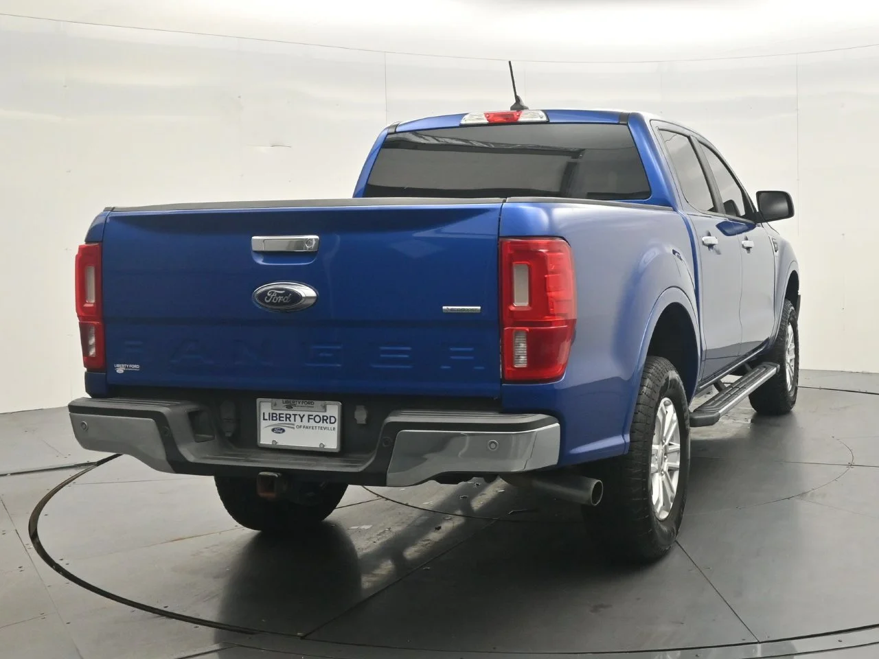 Used 2019 Lightning Blue Metallic Ford XLT image 7