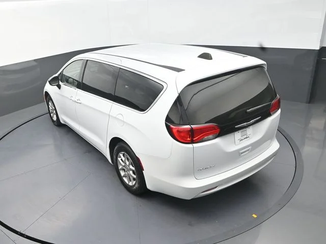 Used 2024 White Chrysler LX image 15