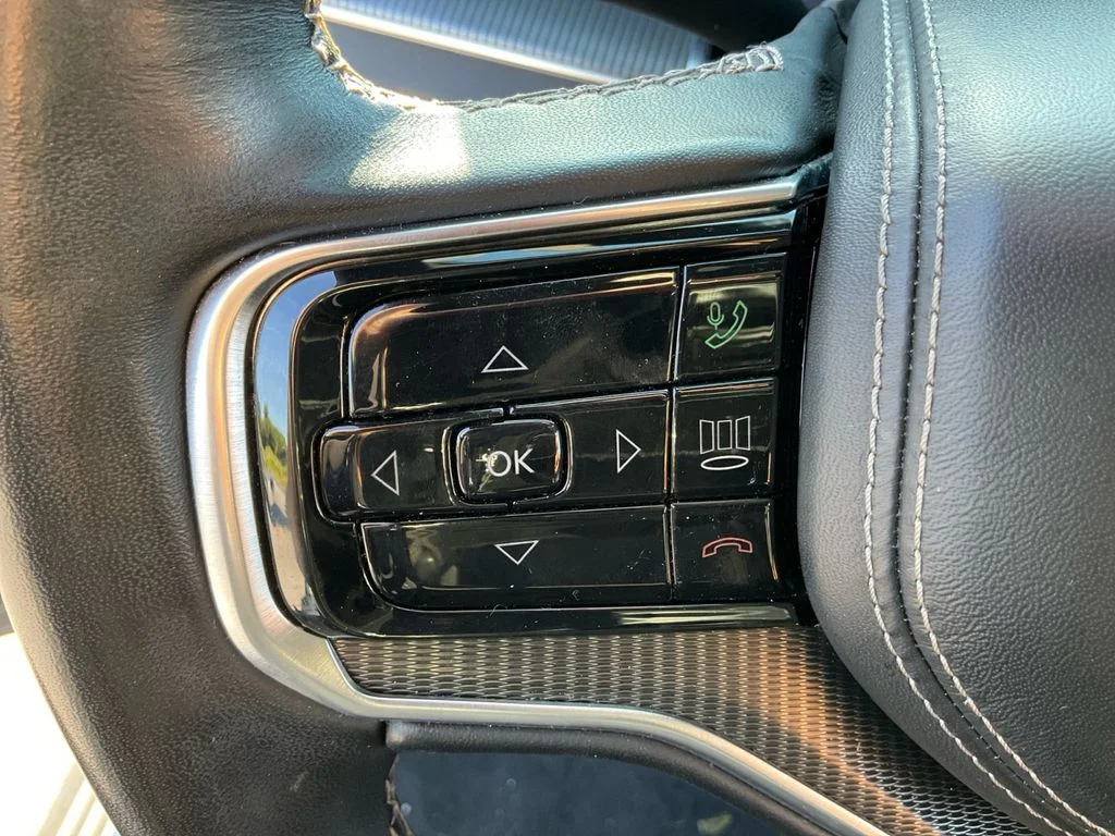 Used 2022 White Jeep Series II image 32