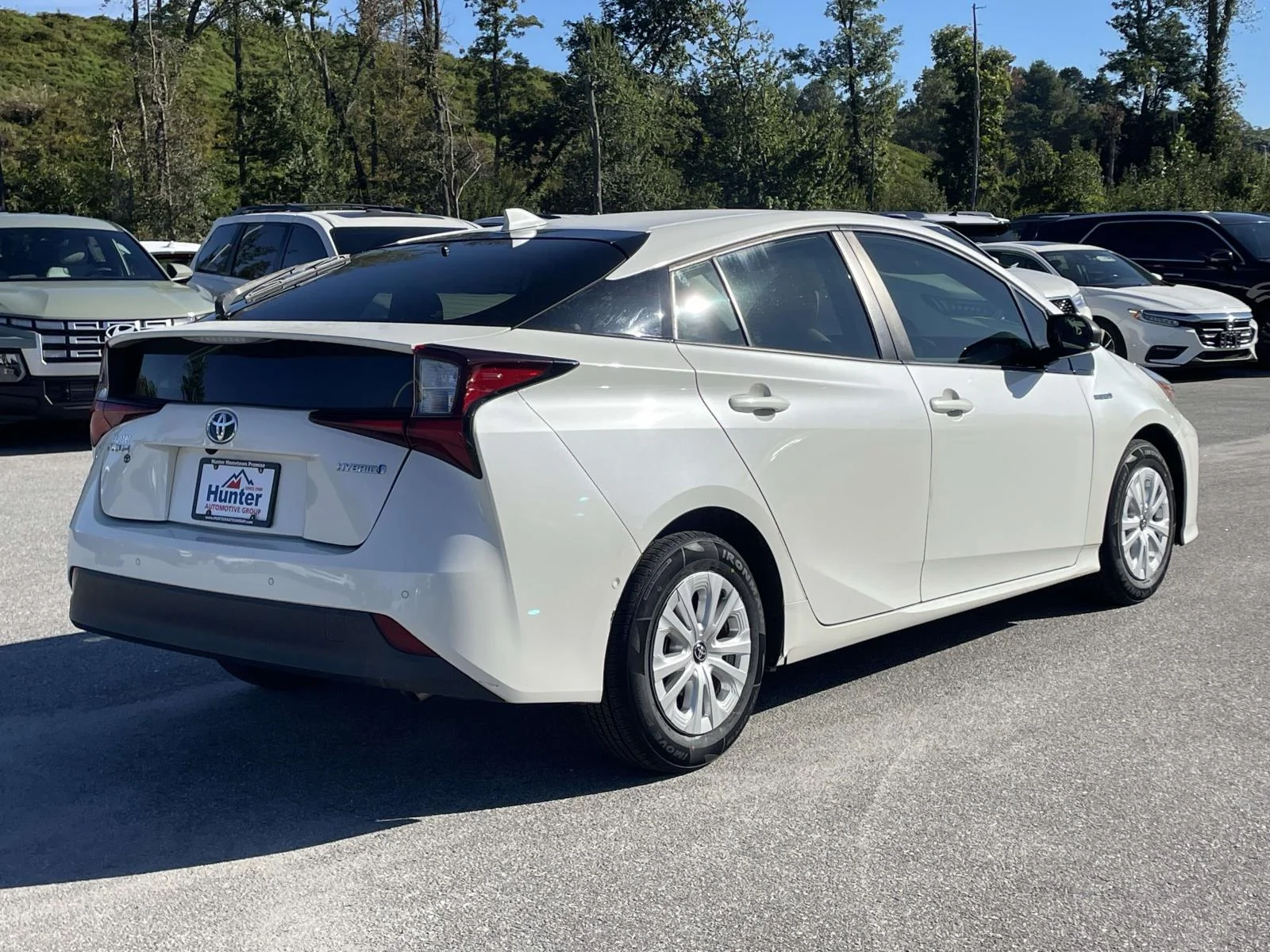 Used 2019 Blizzard Pearl Toyota LE image 27