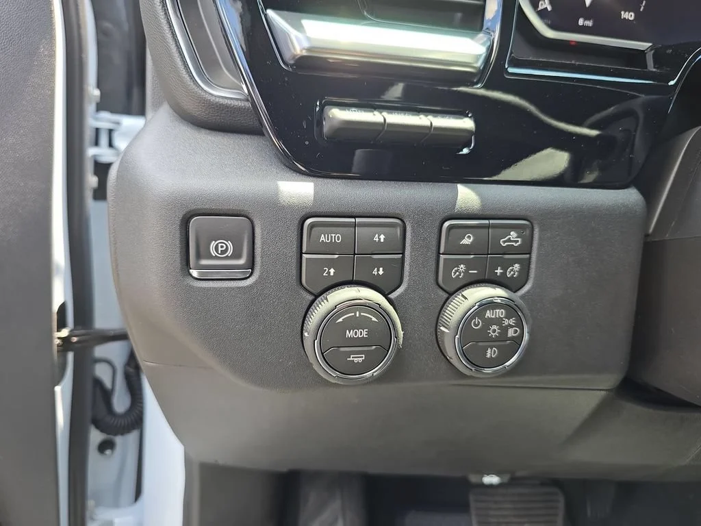 New 2026 Polar White Tricoat Chevrolet High Country image 24