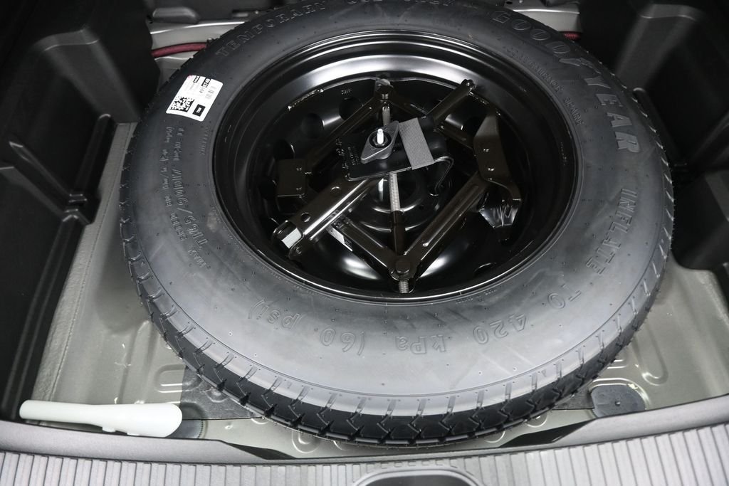New 2026 Diamond Black Crystal Pearlcoat Jeep Limited image 10