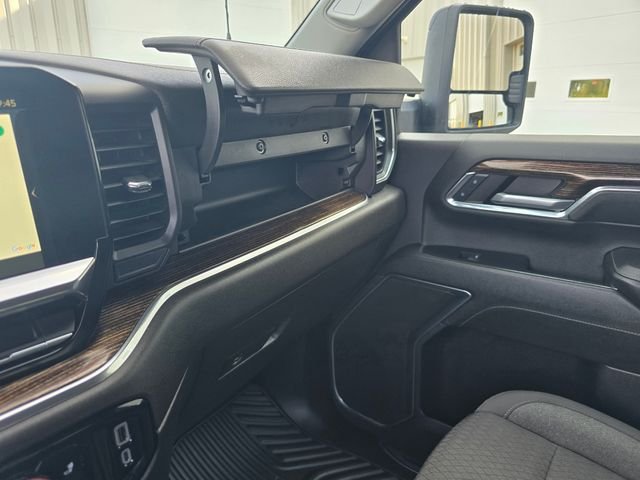 Used 2024 Silver GMC SLE image 29