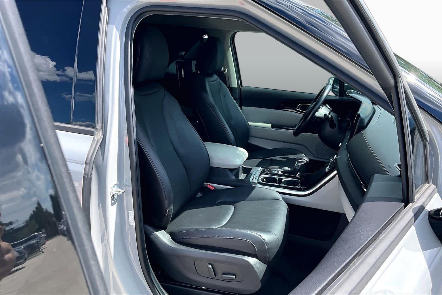 Used 2024 Ceramic Silver Kia SX image 9