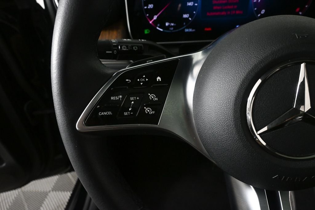 Certified Used 2026  Mercedes-Benz GLC 300 image 10