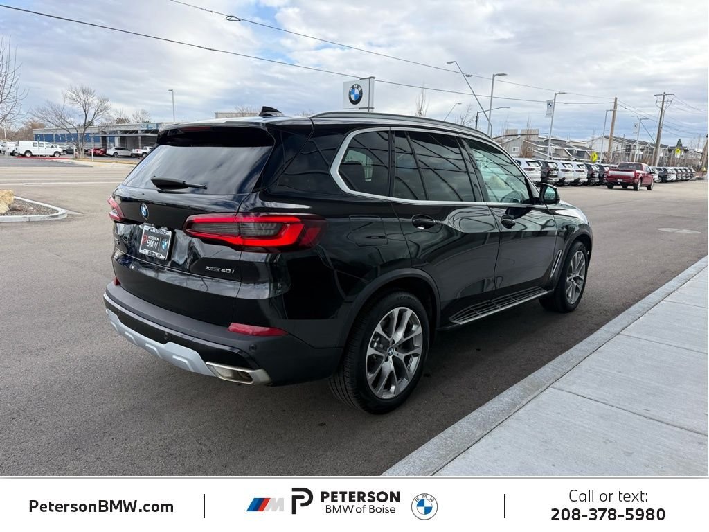 Used 2023 Black Sapphire Metallic BMW xDrive40i image 5