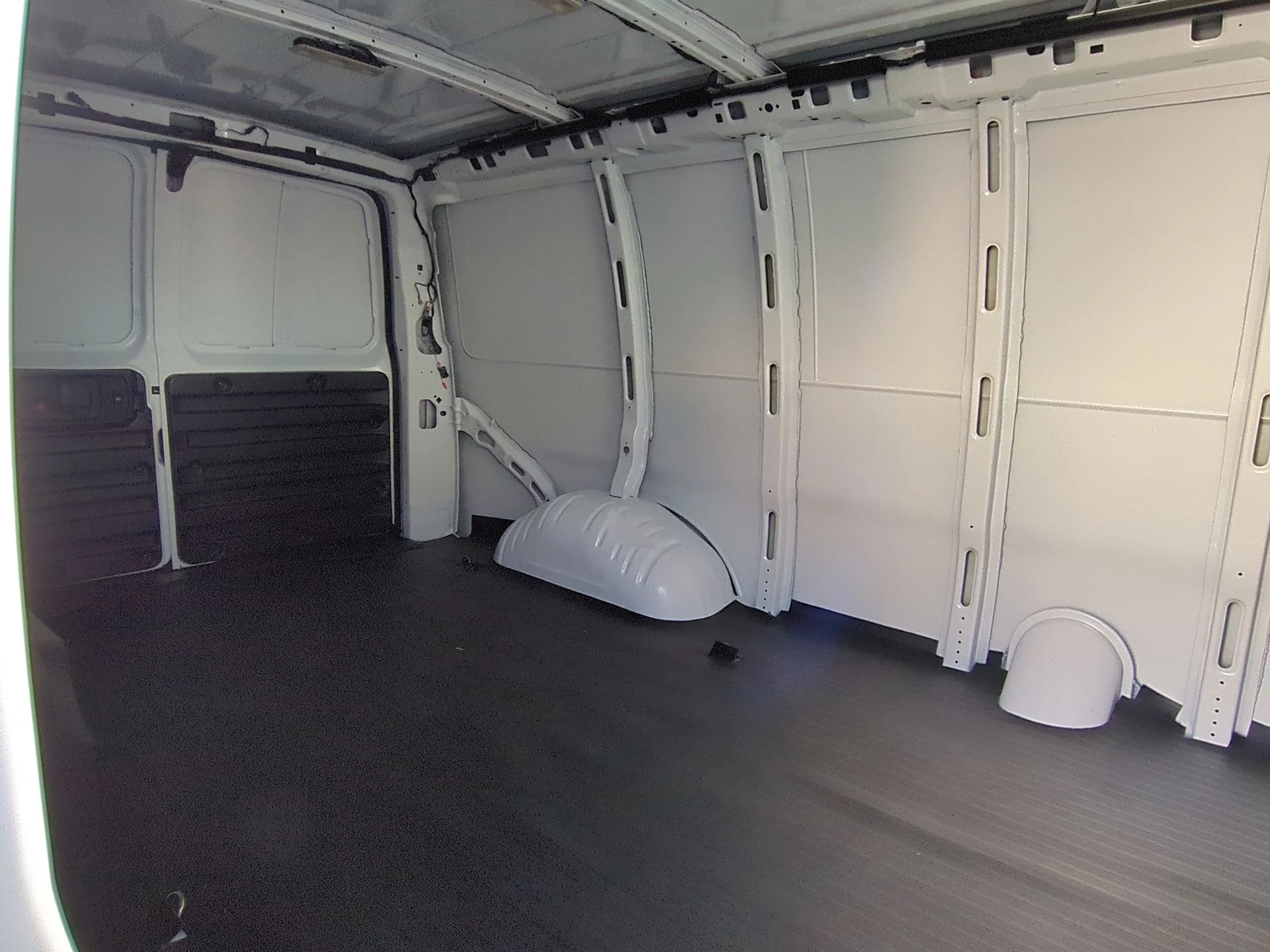 2024 Chevrolet Express Cargo Work Van - Photo 58