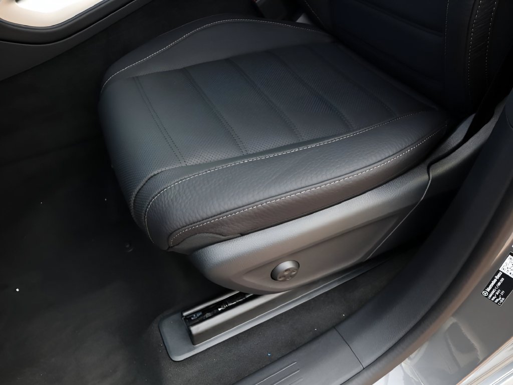 Used 2026 Selenite Gray Metallic Mercedes-Benz GLE 450 image 30