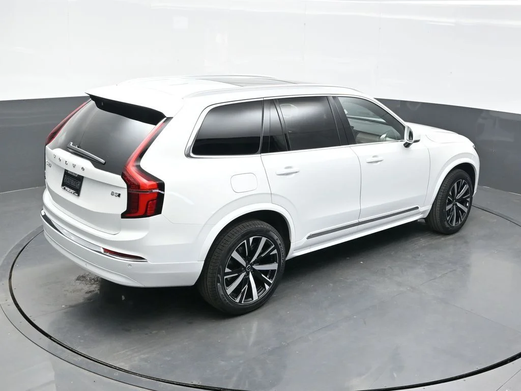 Used 2026 Crystal White Volvo Core image 40
