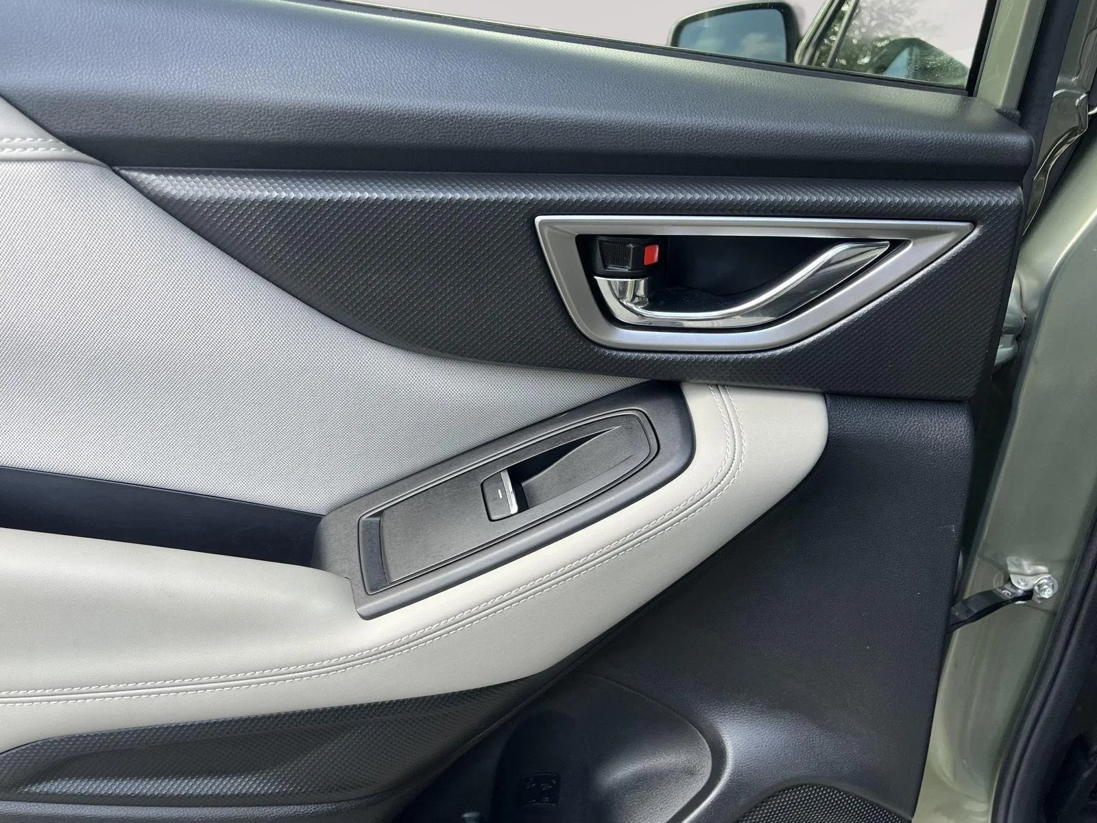 Used 2019 Jasper Green Metallic Subaru Premium image 12