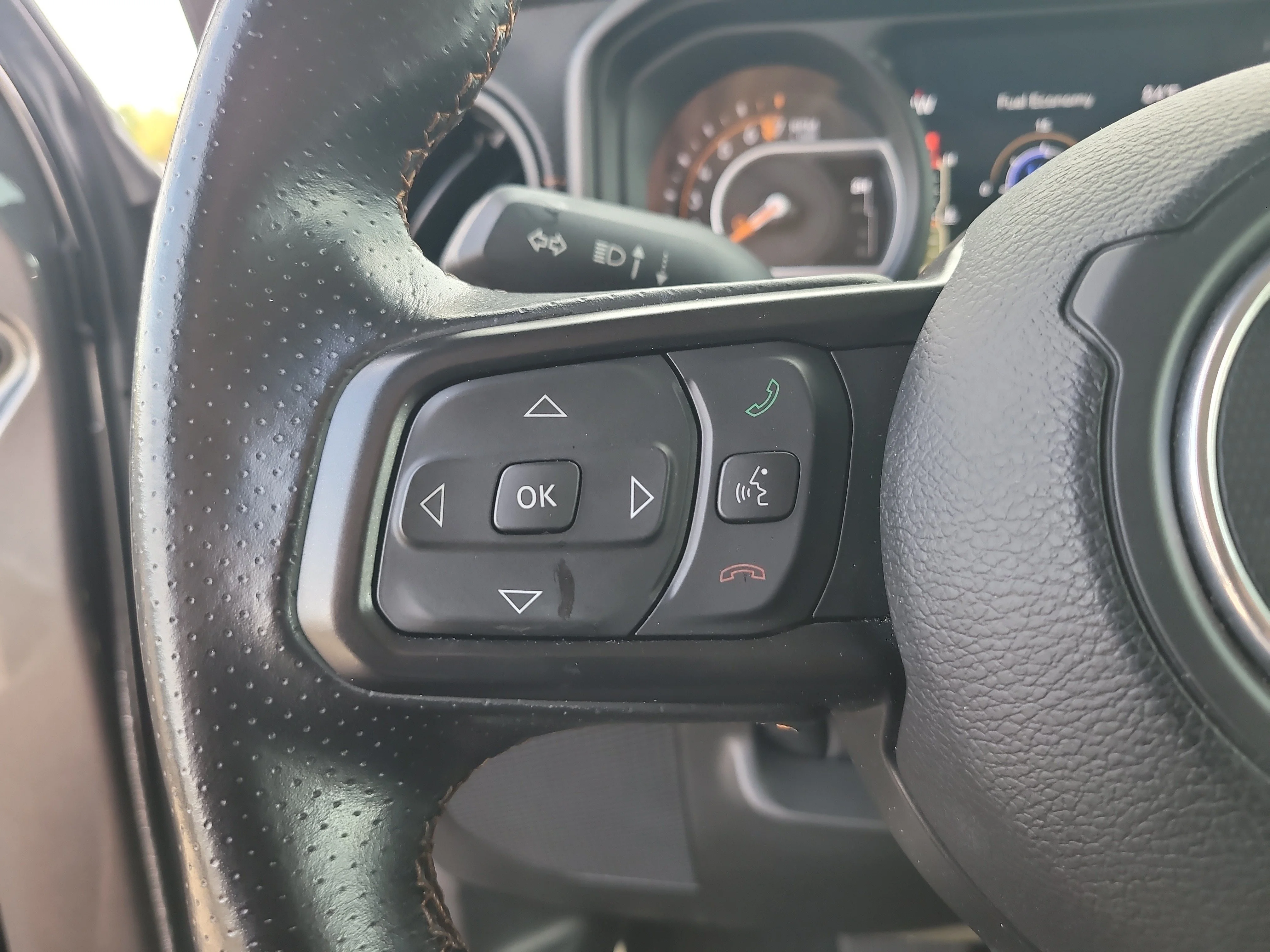 Used 2024 Granite Crystal Metallic Clearcoat Jeep Mojave image 28