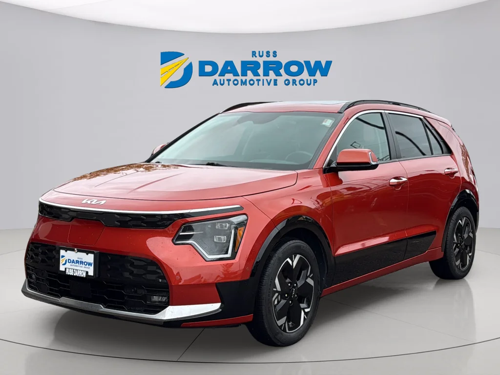 Used 2023 Red Kia Wave image 1