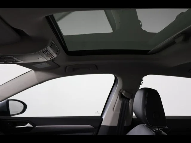 2025 Volkswagen Jetta SE - Photo 12