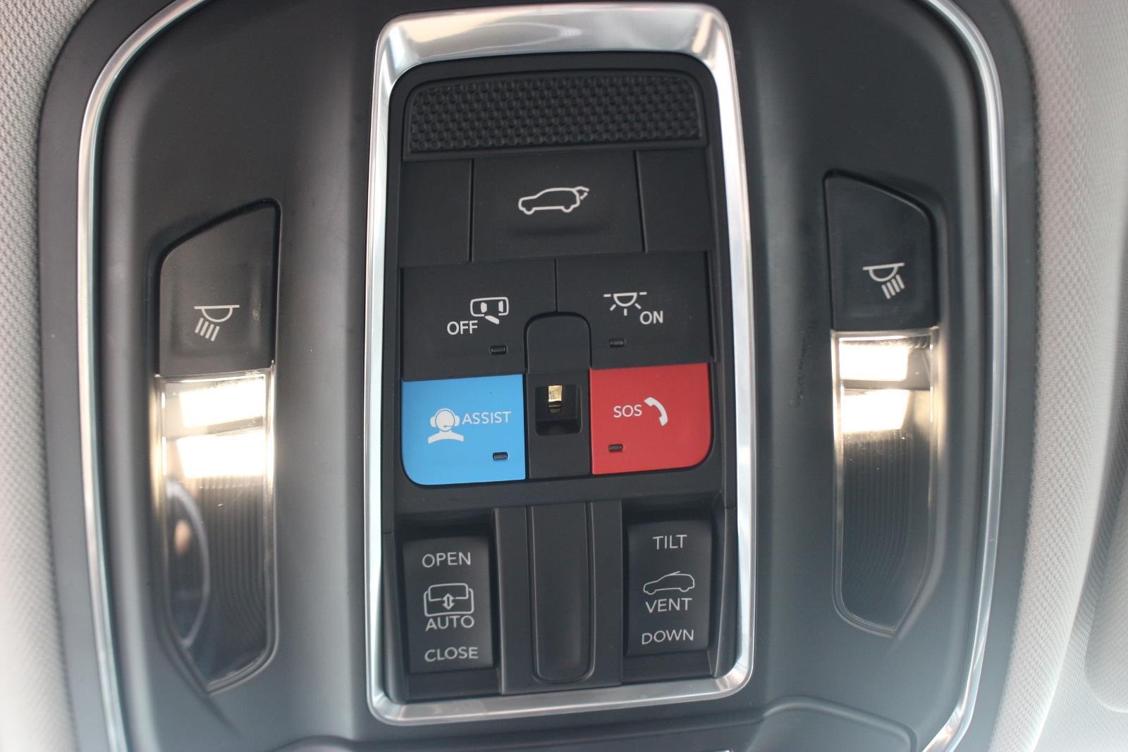 Used 2022 Gray Jeep Laredo image 30