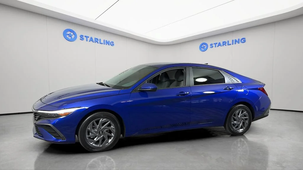 Used 2024 Blue Hyundai SEL image 2